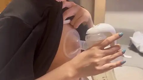 挤奶猎奇测评教学 模特挤奶器操作教程及哺乳期挤奶预览图02