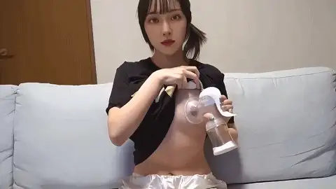 挤奶猎奇测评教学 模特挤奶器操作教程及哺乳期挤奶预览图06