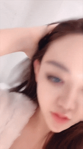 白皙嫩妹【童话诸葛】预览图01
