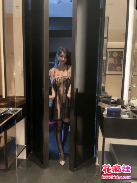 金主定制巨乳00后 美七mia 全裸诱惑 合集预览图11