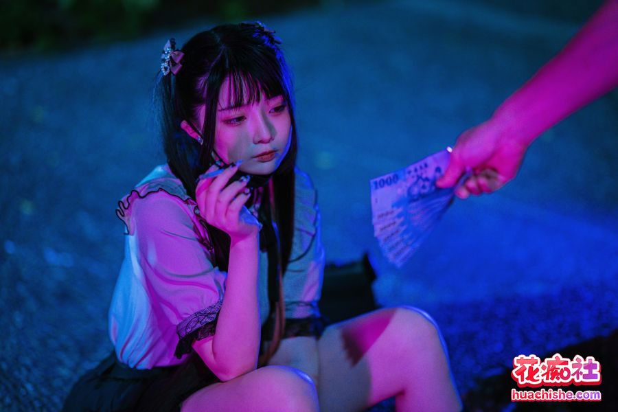 童颜巨乳 落落Raku 福利写真+视频预览图09