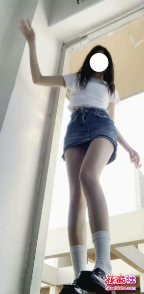 海角乱伦 19岁女儿小亚 视频合集预览图01