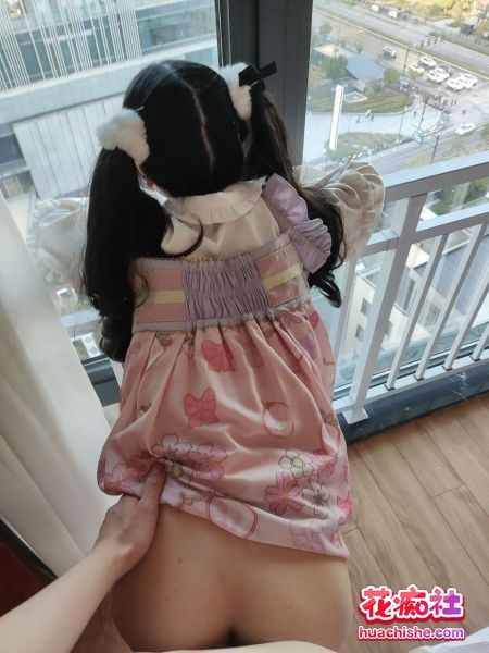 【A级别泄密】漫展拿下的19岁学生妹 完美露脸预览图09