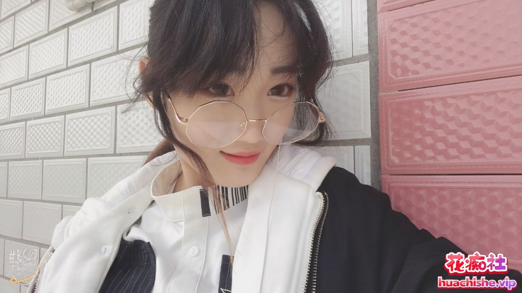 选择泄密流出❤️篮球场泡到个清纯大一新生 26v243m 泄密流出❤️篮球场泡到个清纯大一新生预览图02