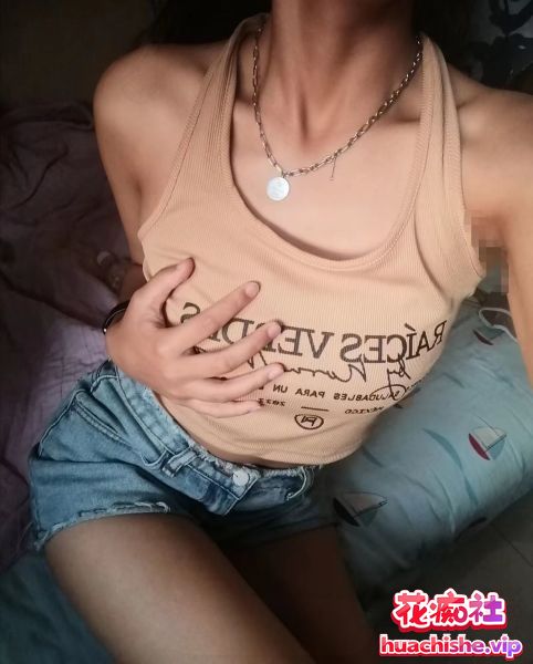 优质泄密 颜值女大学生与男友性爱自拍预览图07