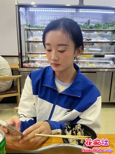 选择泄密流出❤️篮球场泡到个清纯大一新生 26v243m 泄密流出❤️篮球场泡到个清纯大一新生预览图09
