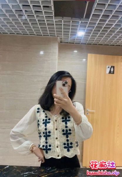 00后学妹 曾嘉仪 和老师楼道偷情视频预览图02