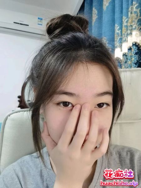 调教南京女大学妹 看起来挺文静床上骚预览图01