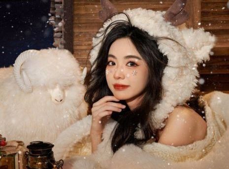 泄密 颜值美女圣诞节面基大叔网友酒店开房 1v6p571m