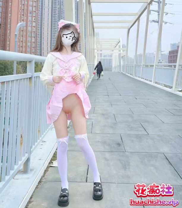 顶级Cos白虎萝莉 崽崽 露出自慰啪啪合集预览图07