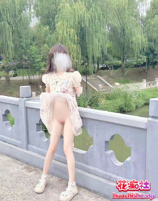 顶级Cos白虎萝莉 崽崽 露出自慰啪啪合集预览图09