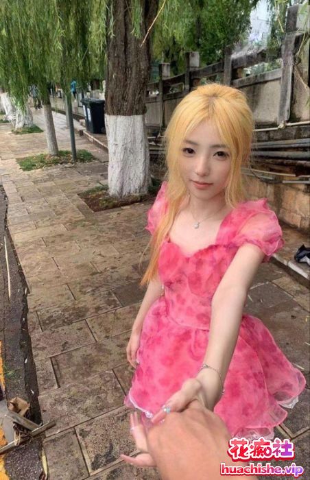 泄密 女大学生吕佳慧 被金主爸爸包养成小母狗预览图02