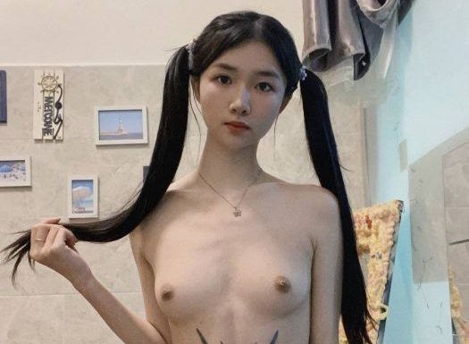 极品泄密 南京女大私拍被摄影师泄露 4v32p28m
