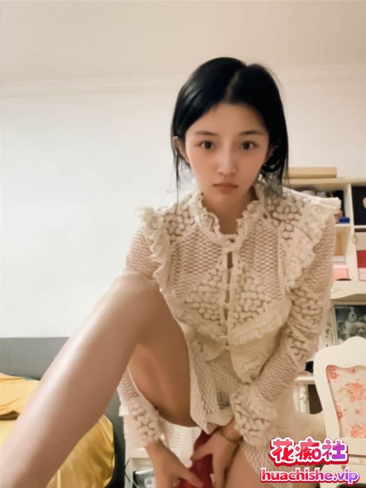 极品泄密 清纯嫩妹自慰给男友看预览图07