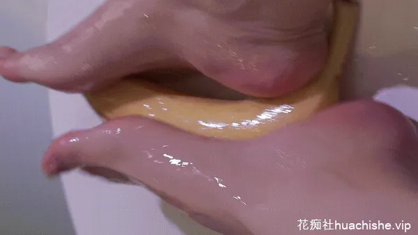 抖音擦边福利姬 小羊蛋卷 白丝足控足交预览图11