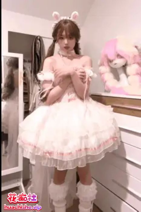 Tiktok极品白虎樱花嫩妹呆呆麒麟ちゃん合集预览图06