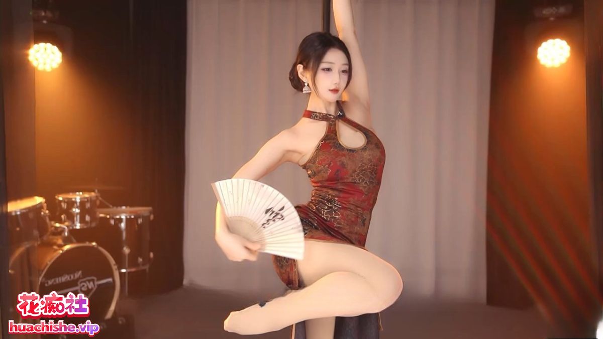 虎牙舞蹈女神【坏空空】25年8月9月热舞预览图17