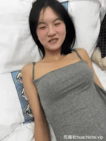 新人顶级嫩妹 AkYyds0001 小巧可爱直播啪啪预览图02