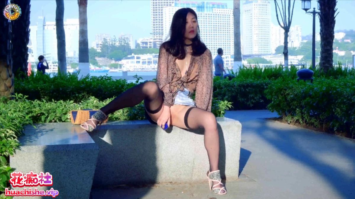 宜家门女主角Fullfive 各种场景户外露出自慰合集 31v39G