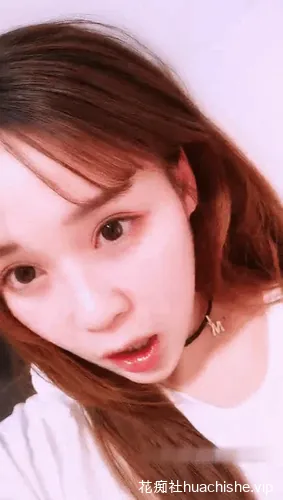 人鱼线女神 KIKI爱爸爸 尺度突破全脸全裸自慰预览图01