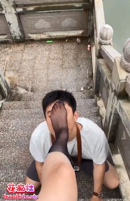 推特【不二犬】足交舔脚舔b调教合集预览图02