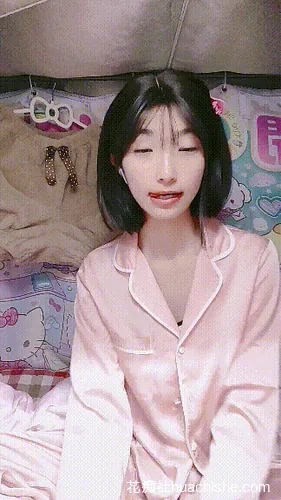 呜崽酱 各种宿舍偷偷直播自慰潮喷预览图04