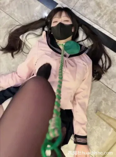 玥樾与06年表妹女奴奴下奴各种调教视频预览图16