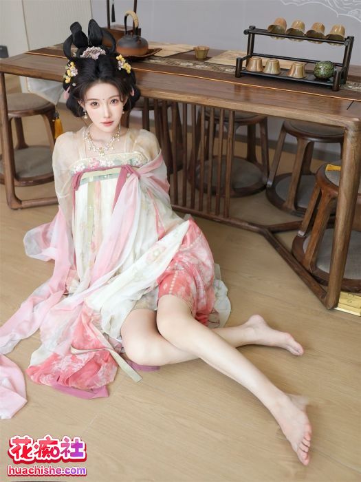 极品高颜值模特 梨霜儿 写真私拍预览图02