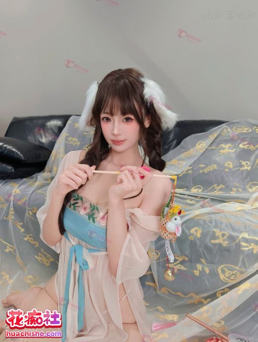 极品嫩妹 麻薯好吃 中秋小兔+万圣节小僵尸2套写真 830M