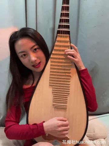 真实美术老师下海Jinmi125216 黑丝美腿自慰直播合集 277v66G