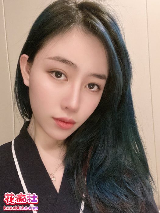 小七爱玩庄周 美足足交福利预览图01