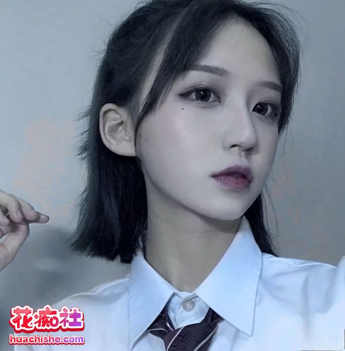 洛子惜kiss/_喵喵喵 丝袜美腿美乳诱惑预览图05