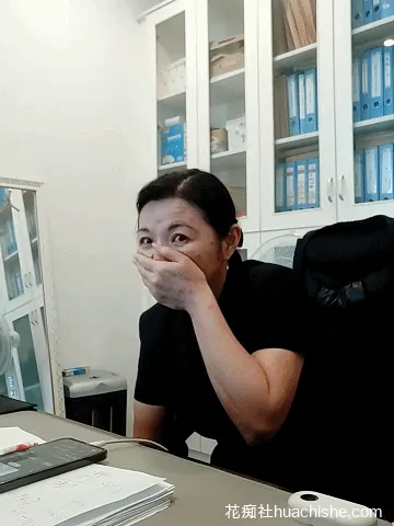 女领导ialnuyoa_h 在办公室边工作边自慰喷水预览图08