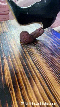 安女王 BDSM调教男奴足踩寸止预览图02