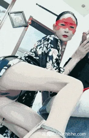 70后美妈妈 黑丝旗袍勾引儿子口爆吞精乱伦预览图01
