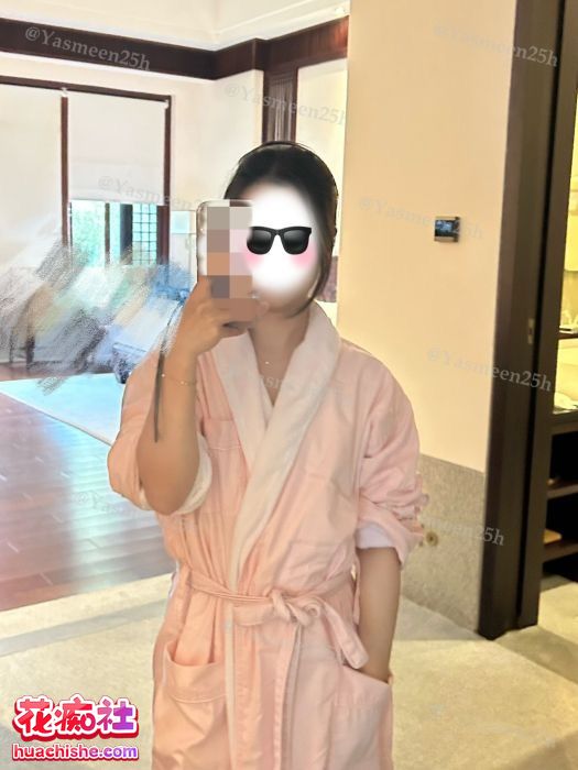 Yasmeen25h 户外露出福利预览图02